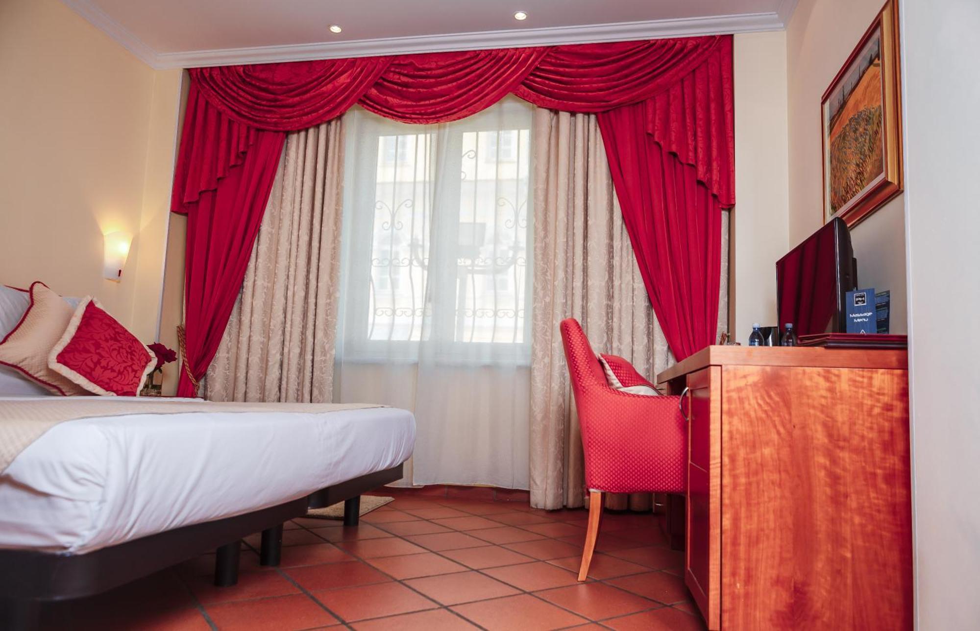 Hotel Pushkin Uralsk Phòng bức ảnh